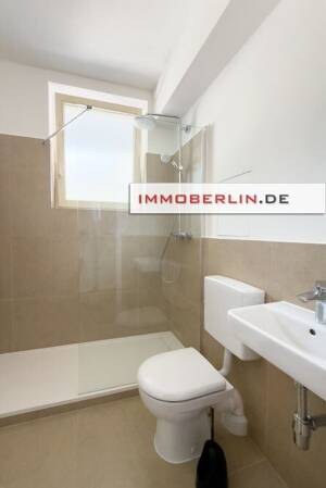 IMMOBERLIN.DE - 2026 perfekt renovierte Wohnung mit Südwestbalkon & Lift in zentraler Lage – 10585 Berlin – Vorschaubild 5