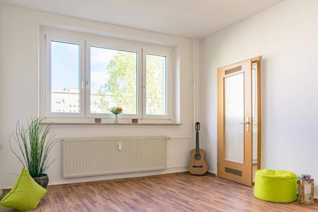 2-Raum-Wohnung mit Balkon in schöner Wohnlage – Chemnitz – Vorschaubild 3