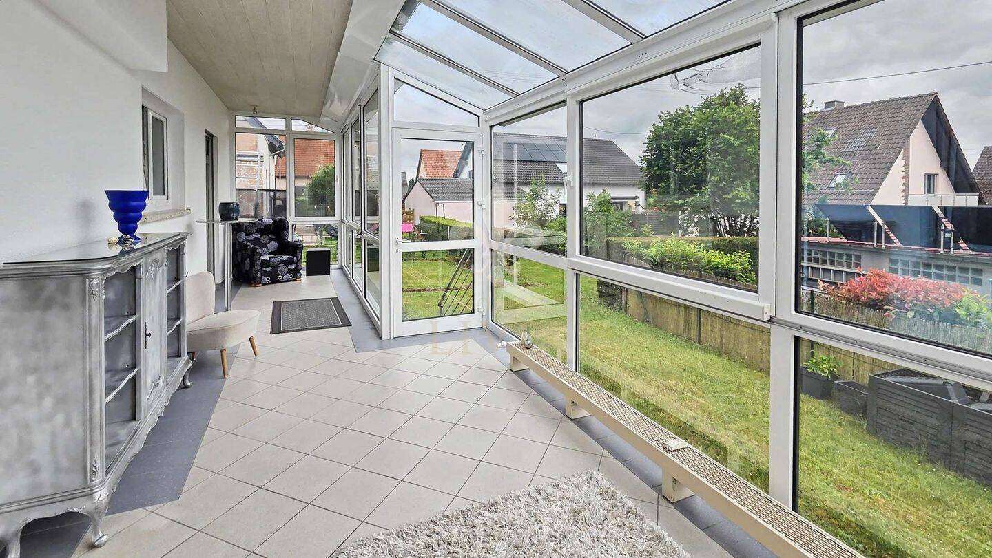 Großzügige 4-Zimmer-Erdgeschosswohnung mit Wintergarten, Garten und Stellplatz – Martinshöhe – Vorschaubild 5