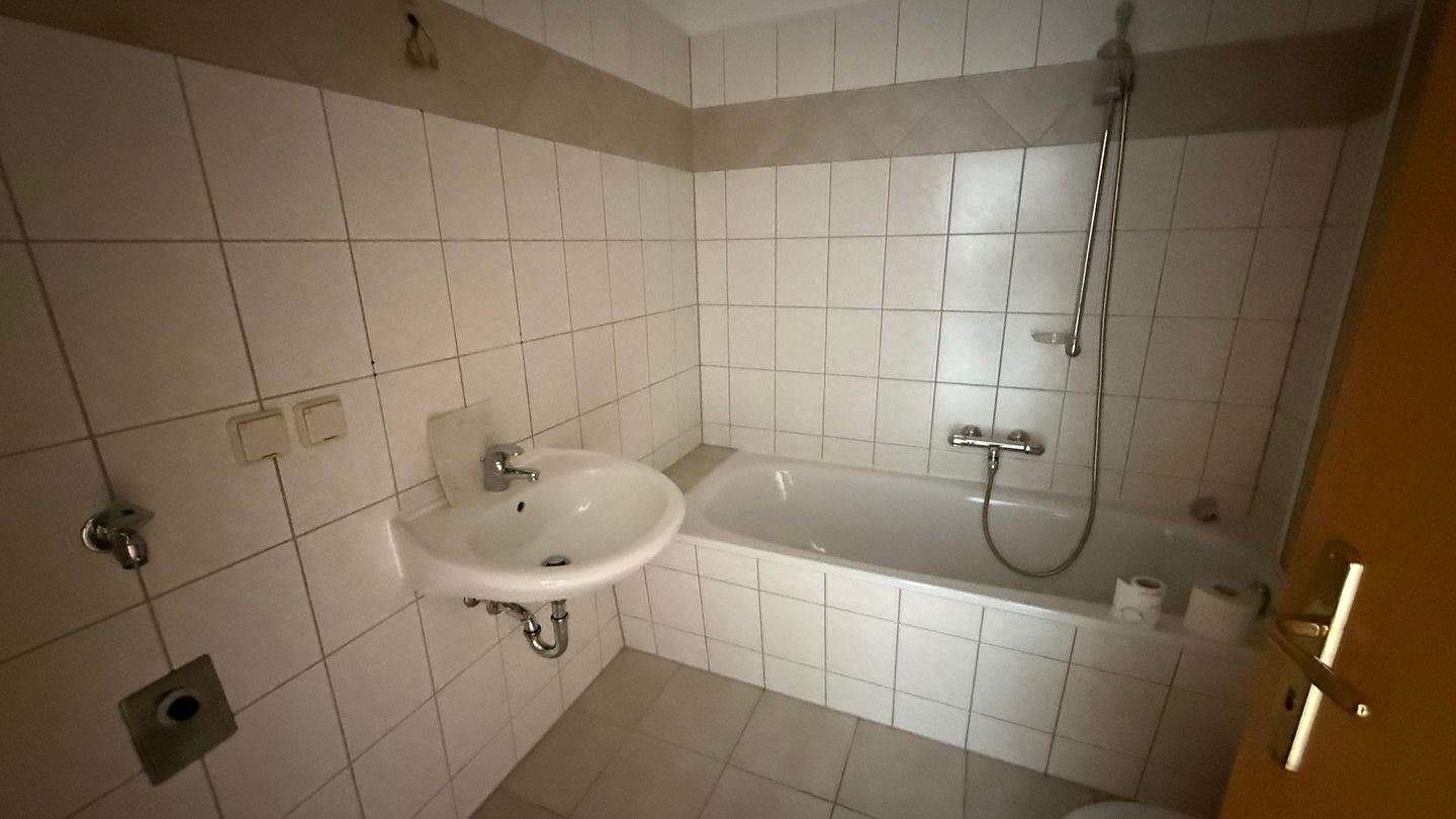 Whg. im 1. OG und 3.OG + Fußbodenheizung + Balkon am Wohnzimmer – Chemnitz – Vorschaubild 6