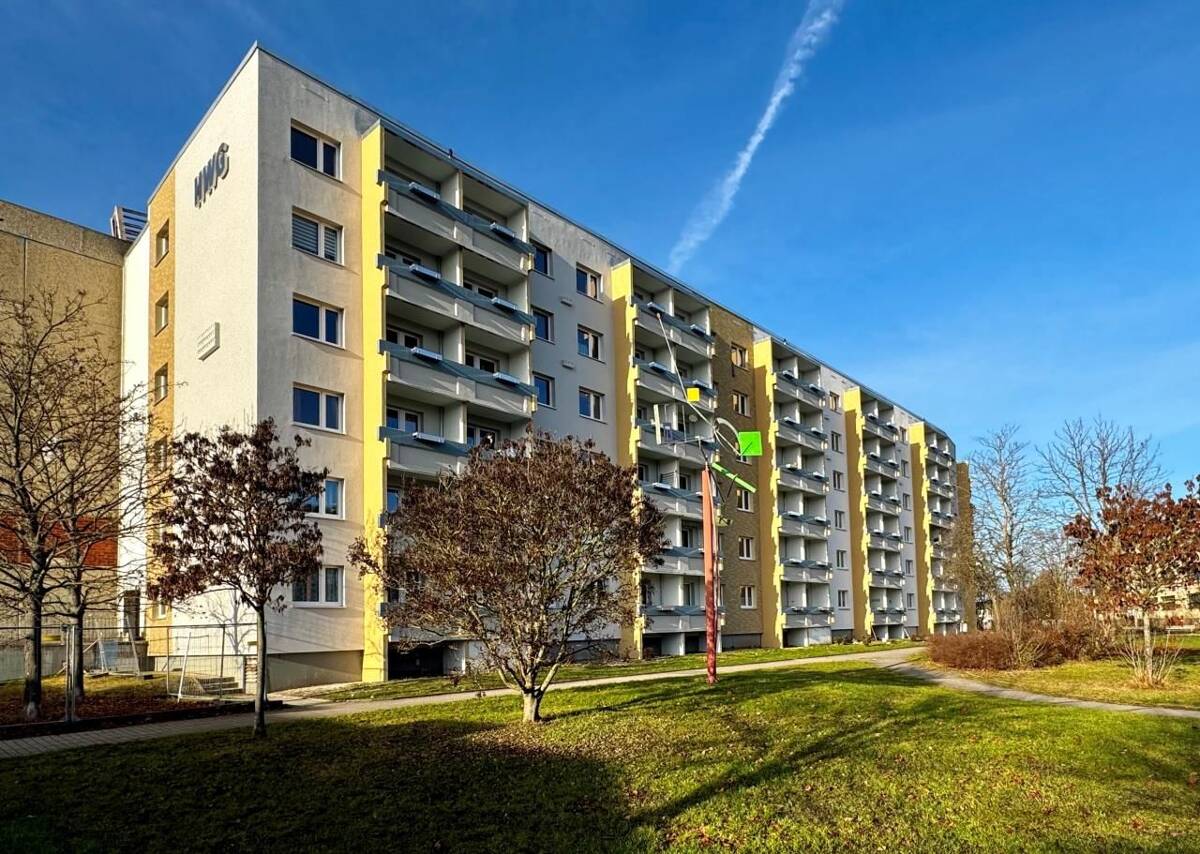 Hoch hinaus in die 6. Etage mit toller Aussicht – 6120 Halle (Saale) – Bild 1 von 7