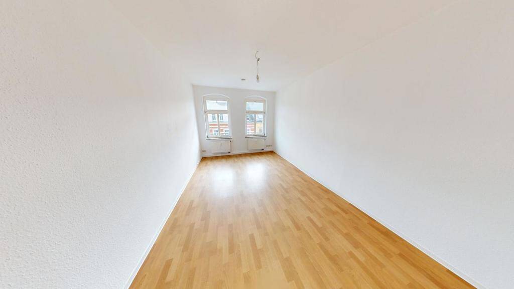 Charmante Dachgeschosswohnung mit Einbauküche – Chemnitz – Vorschaubild 2