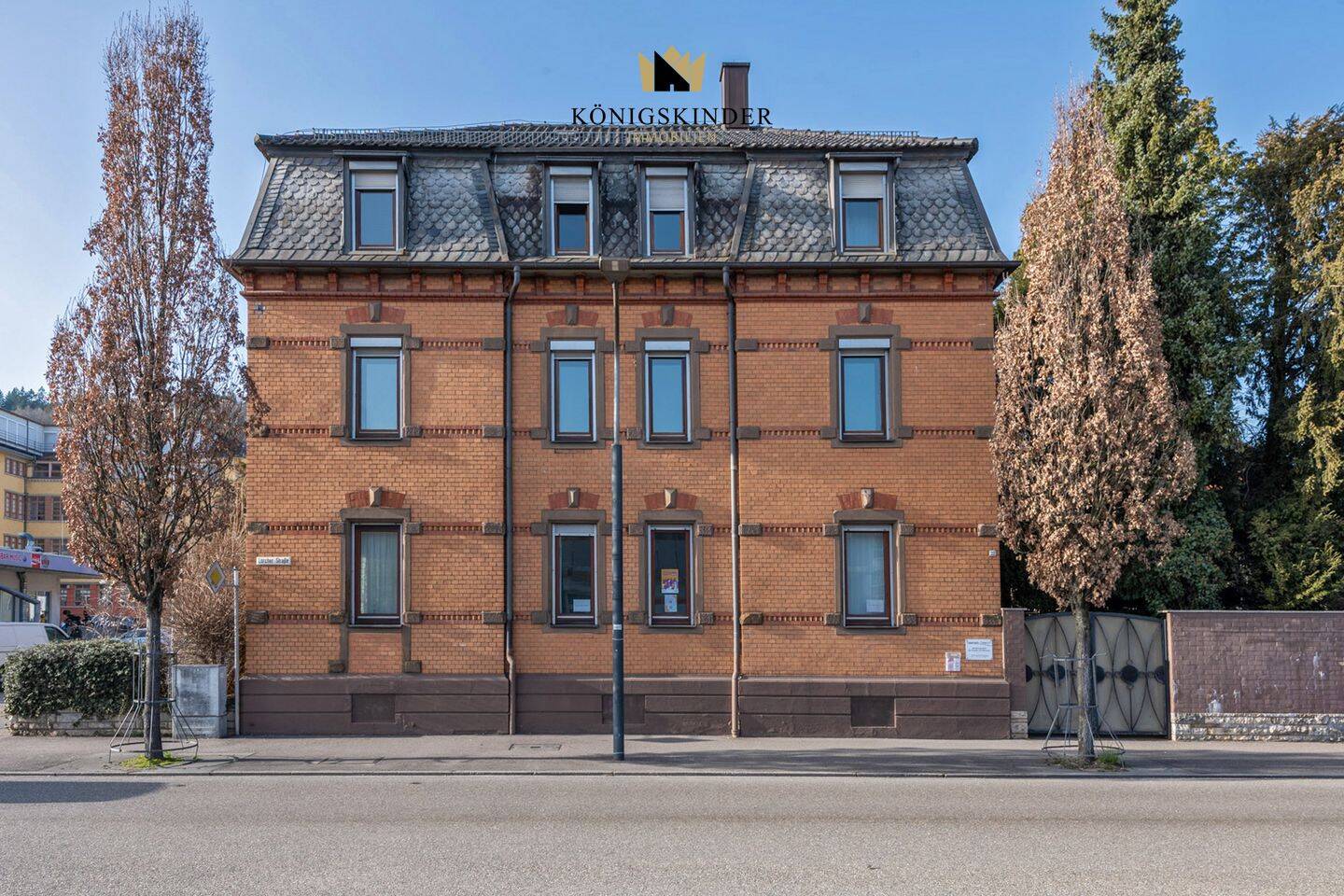 Historisches Wohn- und Geschäftshaus von 1895 mit guter Bausubstanz und Entwicklungsmöglichkeiten! – Schwäbisch Gmünd – Bild 1 von 9