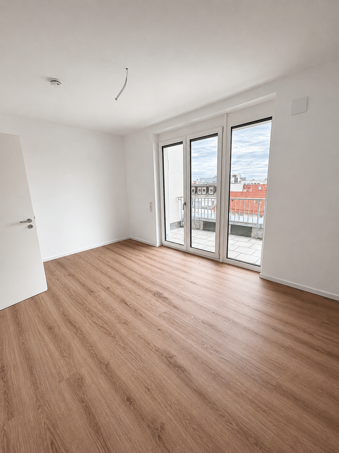 *EINEN MONAT MIETFREI WOHNEN* 3-Zimmer-Neubau Maisonettewohnung mit Balkon, Dachterrasse und Stellplatz – Nürnberg – Vorschaubild 9