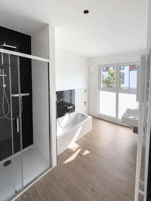 Neubau-Erstbezug mit Effizienzklasse A+ ! Flexibler Grundriss, 2-3 Zimmer, Balkon und Stellplatz – 1169 Dresden – Vorschaubild 6