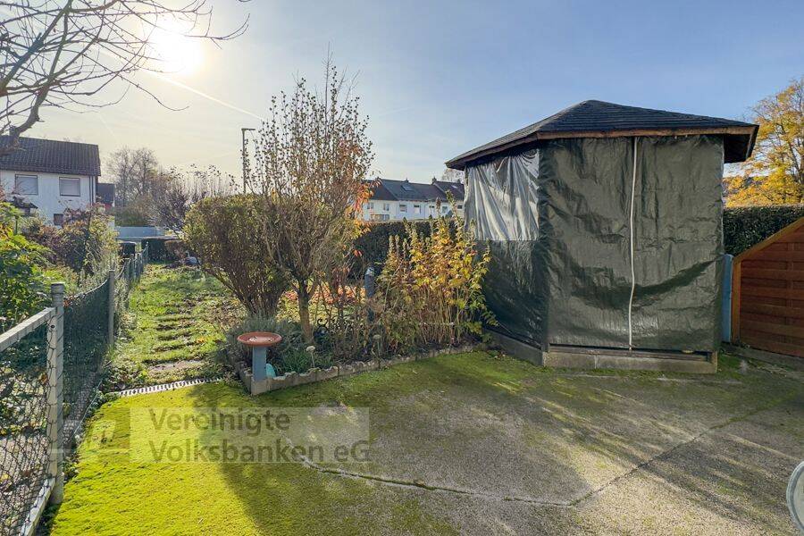 Familienfreundliches Reiheneckhaus mit eigener Wohlfühloase – Reutlingen – Vorschaubild 4