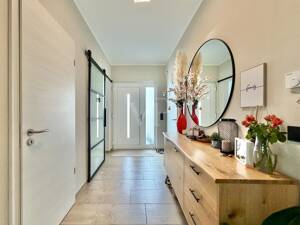 Modernes Familienhaus (2021) 186 m² | Pool | Heimkino | 3 Bäder Nähe Adlershof & BER – 12524 Berlin – Vorschaubild 5
