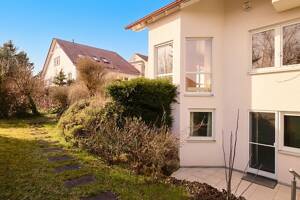 Großzügiges Familienhaus mit Einliegerbereich, Süd West Terrasse und echtem Premium Potenzial – 70376 Stuttgart – Vorschaubild 1