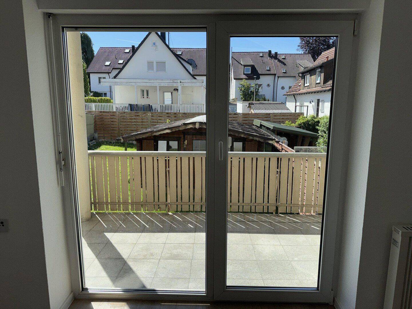Eigener Garten! Wunderschöne, lichtdurchflutete 2-Zimmer-Wohnung mit Garten, Balkon und Stellplatz – Backnang – Vorschaubild 2