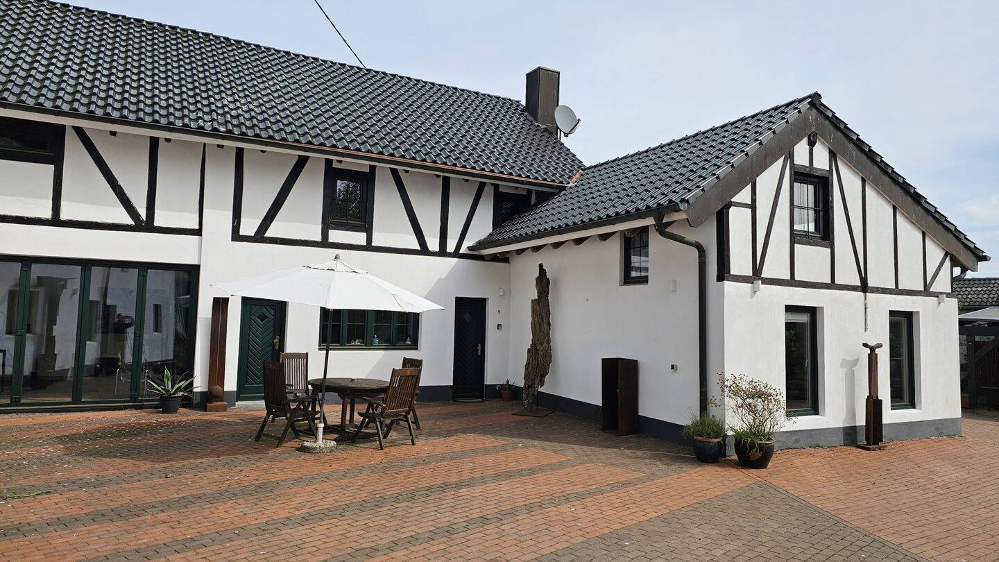 Familienparadies in Rheinland-Pfalz: Großzügiges Haus mit 5 Schlafzimmern und Garten – Ziegenhain – Vorschaubild 2