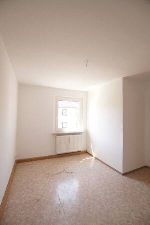 2-Raum-Wohnung in 4-Parteien-Haus – 7381 Pößneck – Vorschaubild 2