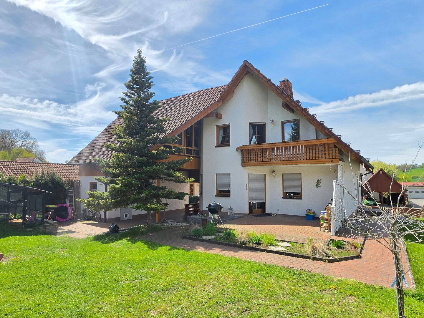 Ankommen, wohlfühlen, Zuhause sein - modernes Familiennest wartet – Ummerstadt – Bild 1 von 9