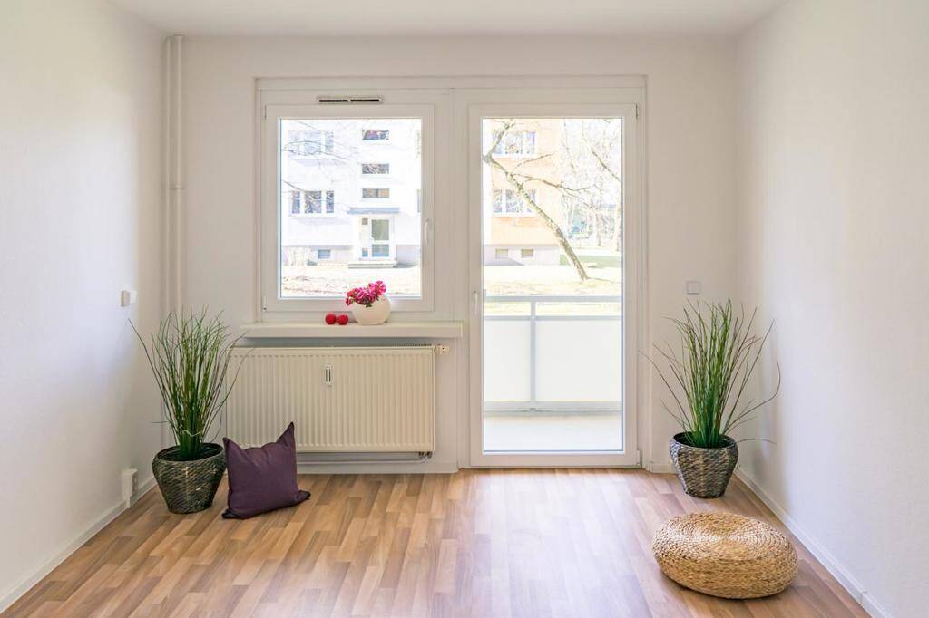 NEU sanierte 2-Raum-Wohnung mit Balkon