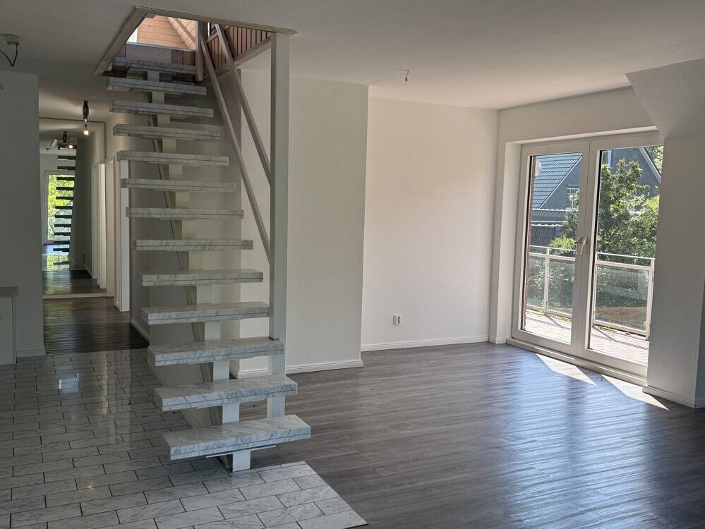 Elbe, Falkensteiner Ufer & Wittenbergener Heide Modernes Dreifamilienhaus mit frei verfügbarer Maisonettewohnung – Hamburg – Vorschaubild 9