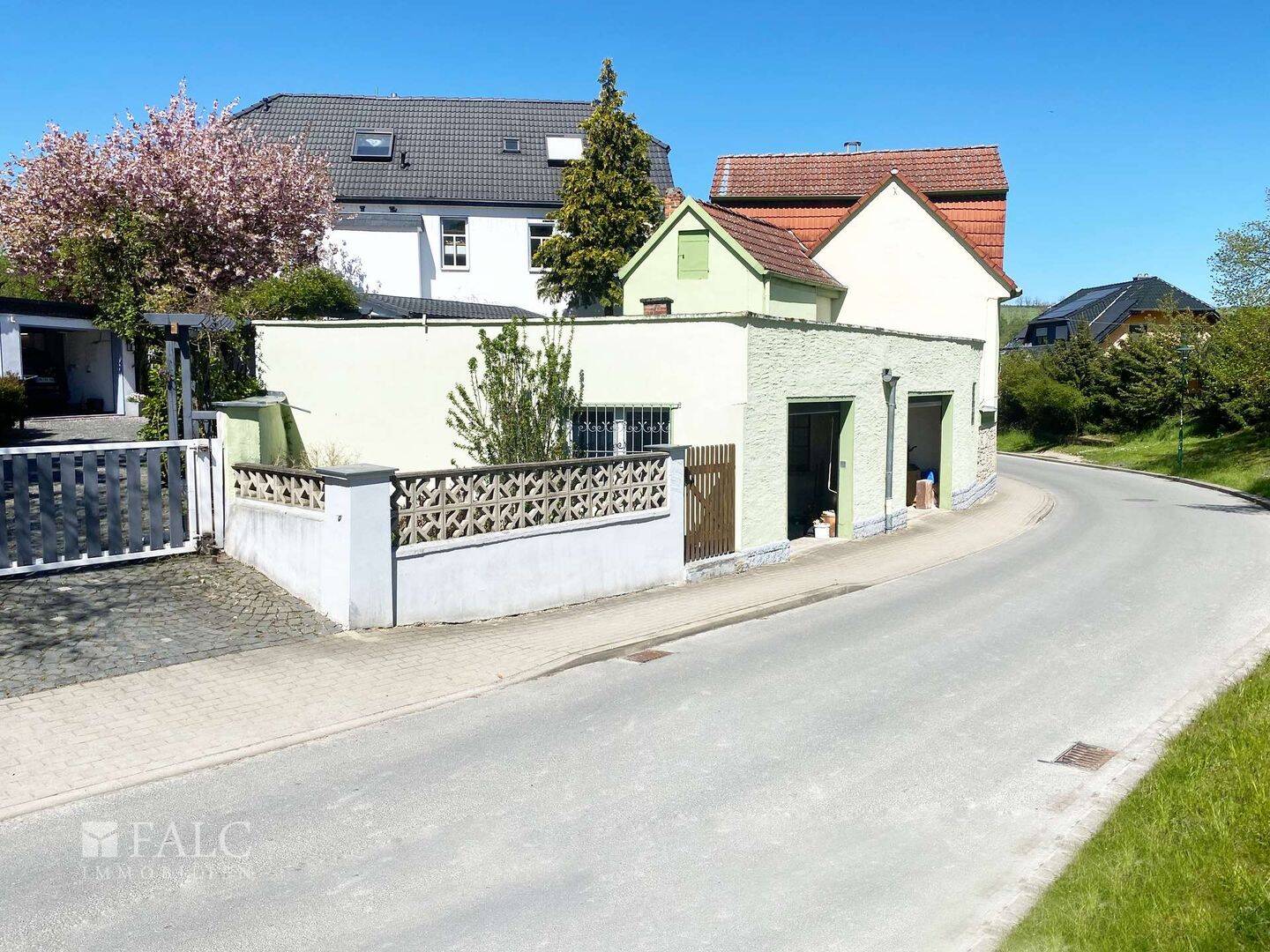 Sanierungsobjekt mit Charakter, Platz und großer Schrauber-Garage in Dorndorf-Steudnitz – Dornburg-Camburg – Vorschaubild 4
