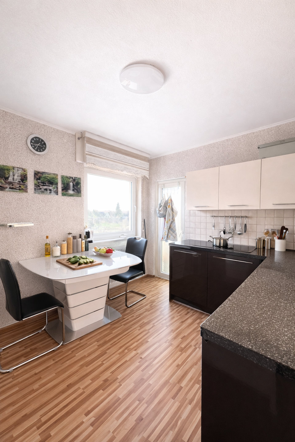 Einziehen & Wohlfühlen - 3-Zimmer-Wohnung mit Balkon und Garage in Karlsruhe-Hagsfeld