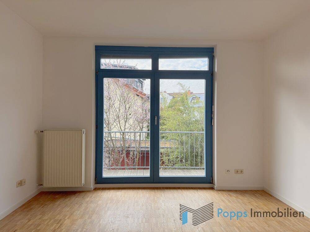 Geräumiges Zweifamilienhaus mit Balkon, Garten und Carport – Kelkheim – Vorschaubild 7
