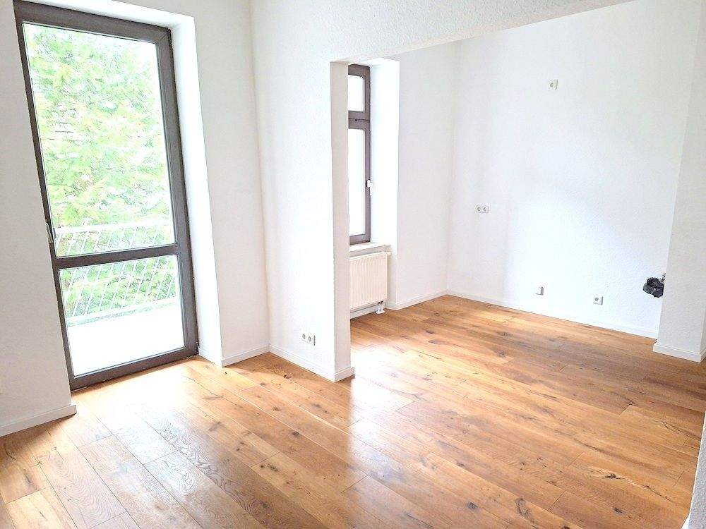 !! 4-Zimmer-Wohnung mit Parkett, Wanne und Dusche und Balkon !! – Chemnitz – Vorschaubild 6