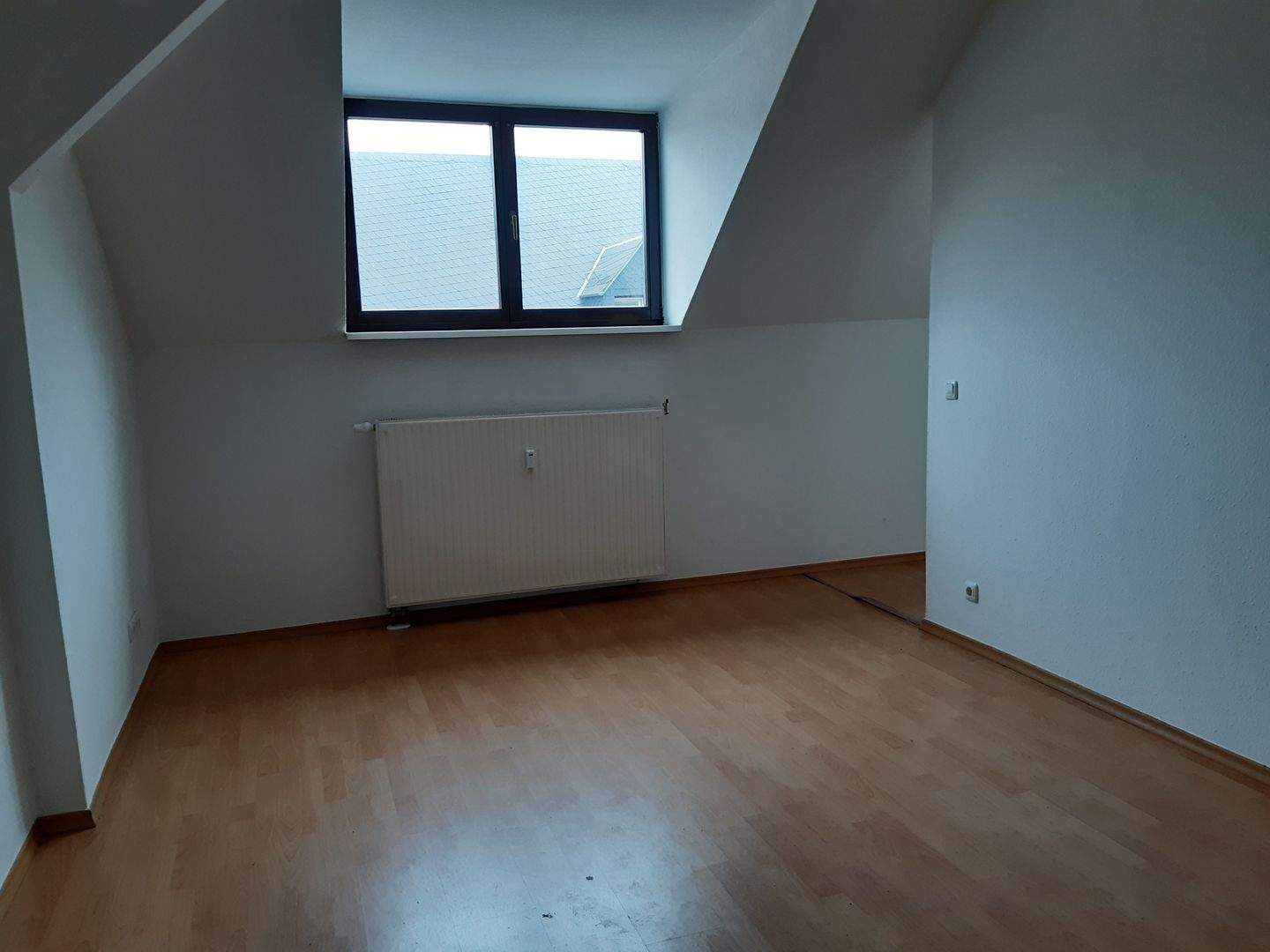 Gemütliche 2-Zimmer-Wohnung im Dachgeschoss – Chemnitz – Vorschaubild 2