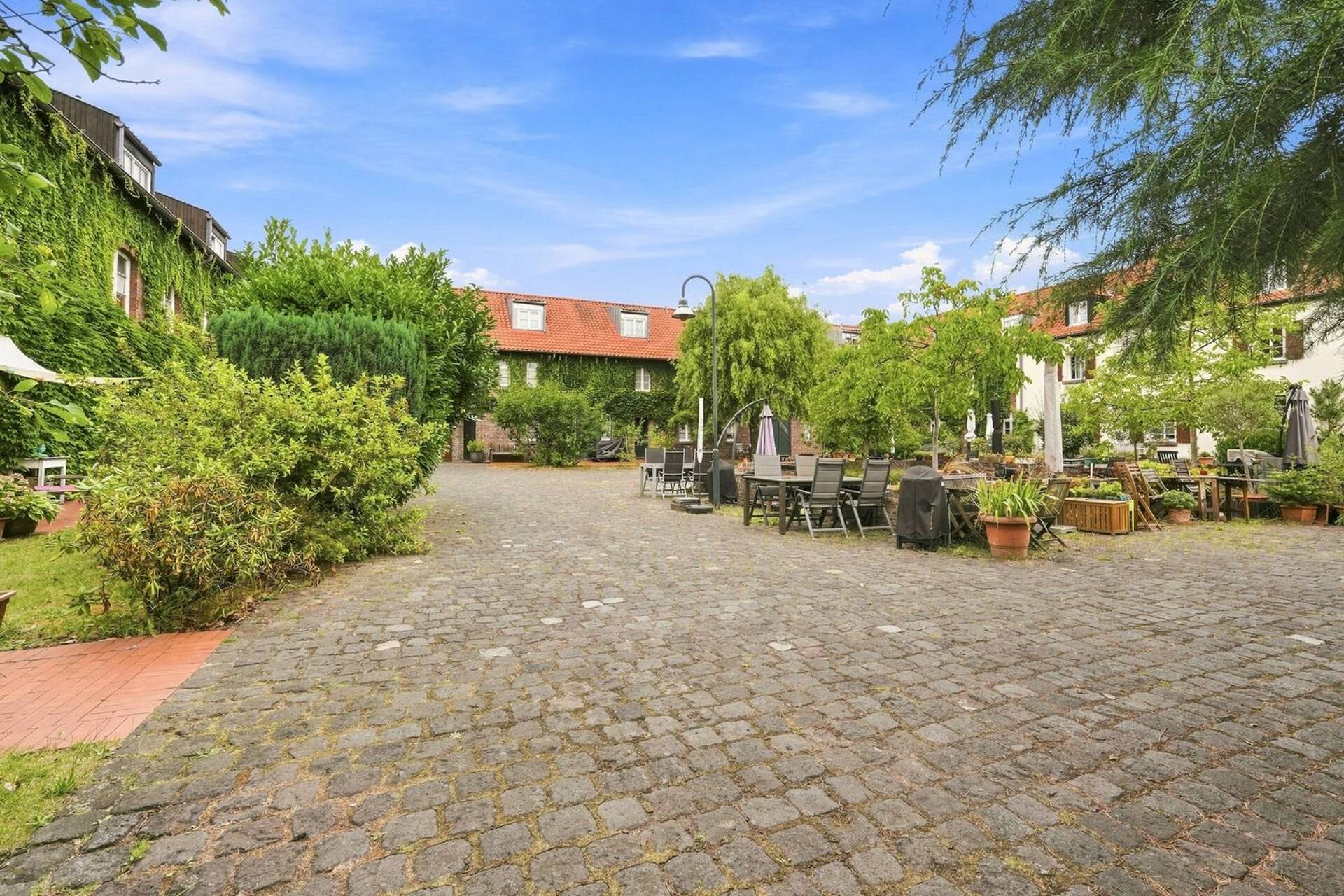 Maisonettewohnung in 50769 Köln mit 75 m² kaufen