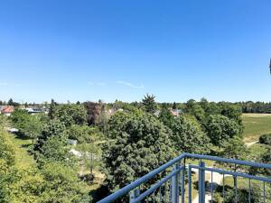 2-Zimmer-Wohnung mit großem Balkon und Blick ins Grüne
