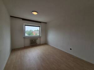 Gut geschnittene Dreizimmerwohnung mit Balkon, Keller- und Bodenraum. Fahrstuhl im Haus – 23554 Lübeck – Vorschaubild 6