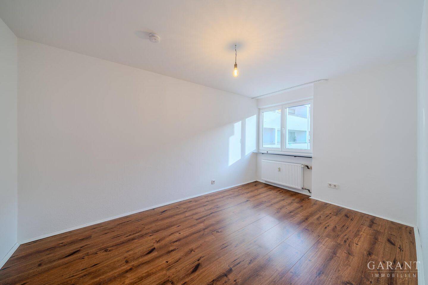 Schwabing-West: Sofort bezugsfreie 2-Zimmer-Wohnung in absoluter Bestlage – München – Vorschaubild 2