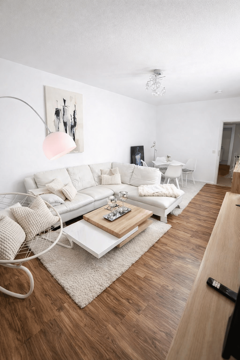 Großzügige 4-Zimmer-Wohnung mit Balkon in Neu-Hohenschönhausen – Berlin – Vorschaubild 4