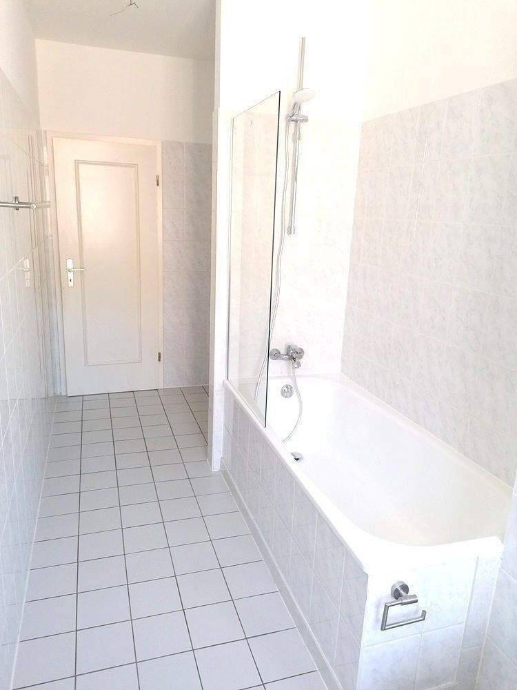 !! 3-Zimmer-Wohnung mit neuem Laminat in Chemnitz / Gablenz !! – Chemnitz – Vorschaubild 4