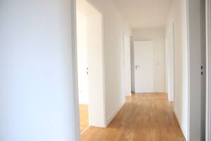 Freie 4-Zimmer-Wohnung mit zwei Loggien – 81673 München – Vorschaubild 5