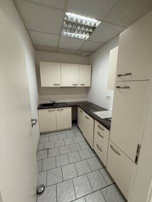Helle 3-Zimmer-Wohnung (88 m²) in Fürth - Einbauküche, Top-Anbindung, provisionsfrei – 90763 Fürth – Vorschaubild 9
