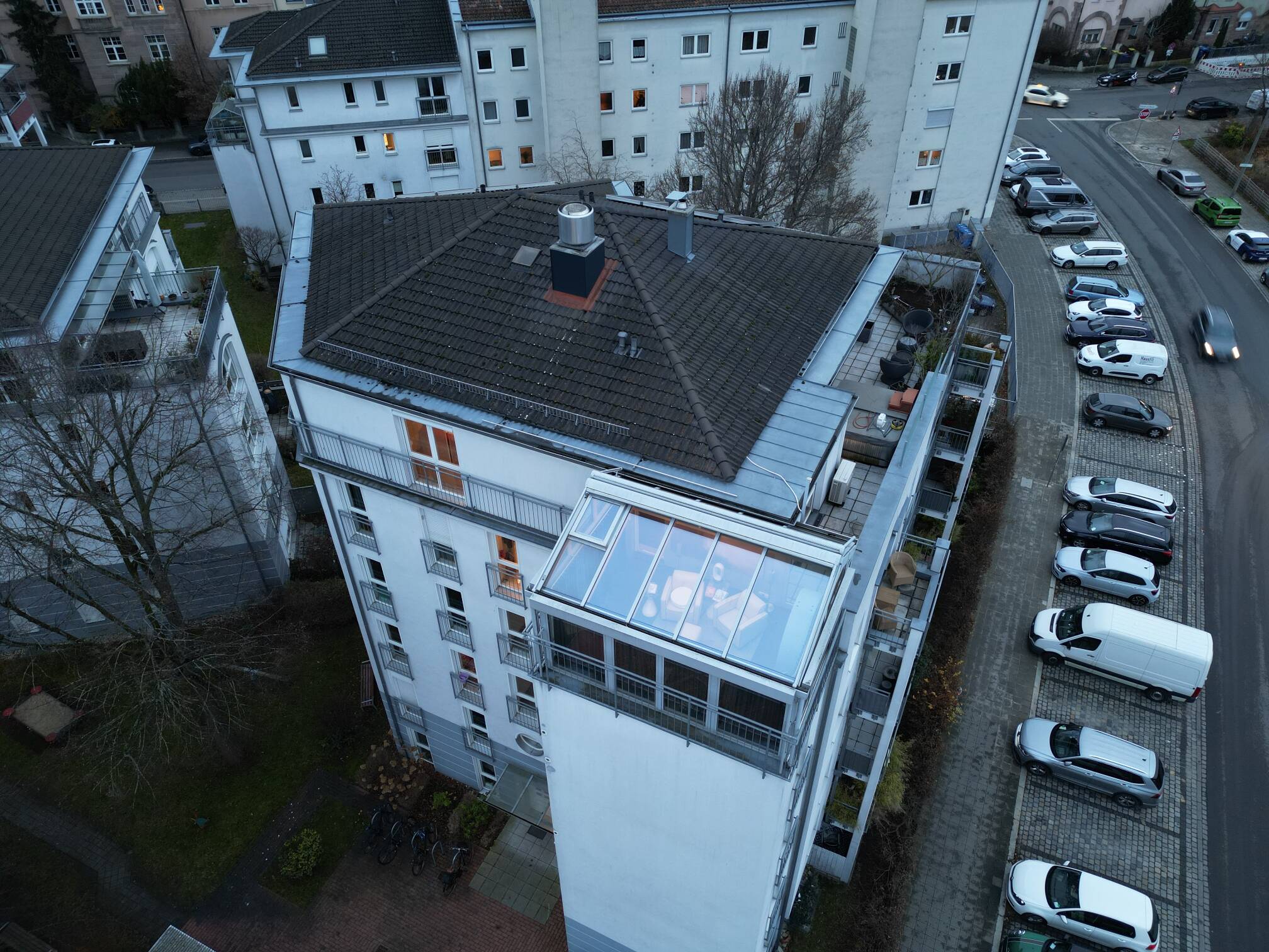 Lichtdurchflutete echte Penthousewohnung mit Panoramablick – Nürnberg – Vorschaubild 4