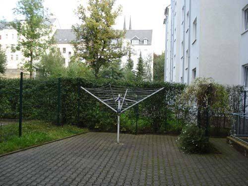 * Kleine 1,5-Zimmer mit Laminat, EBK, Wannenbad und Aufzug in Zentrumsnähe zum Toppreis! * – Chemnitz – Vorschaubild 4