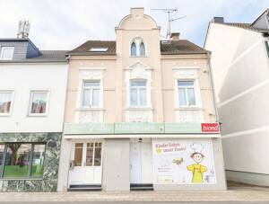 Bezugsfreie Maisonette-Wohnung + Hof und zwei Gerwerbeeinheiten in Dünnwald!
