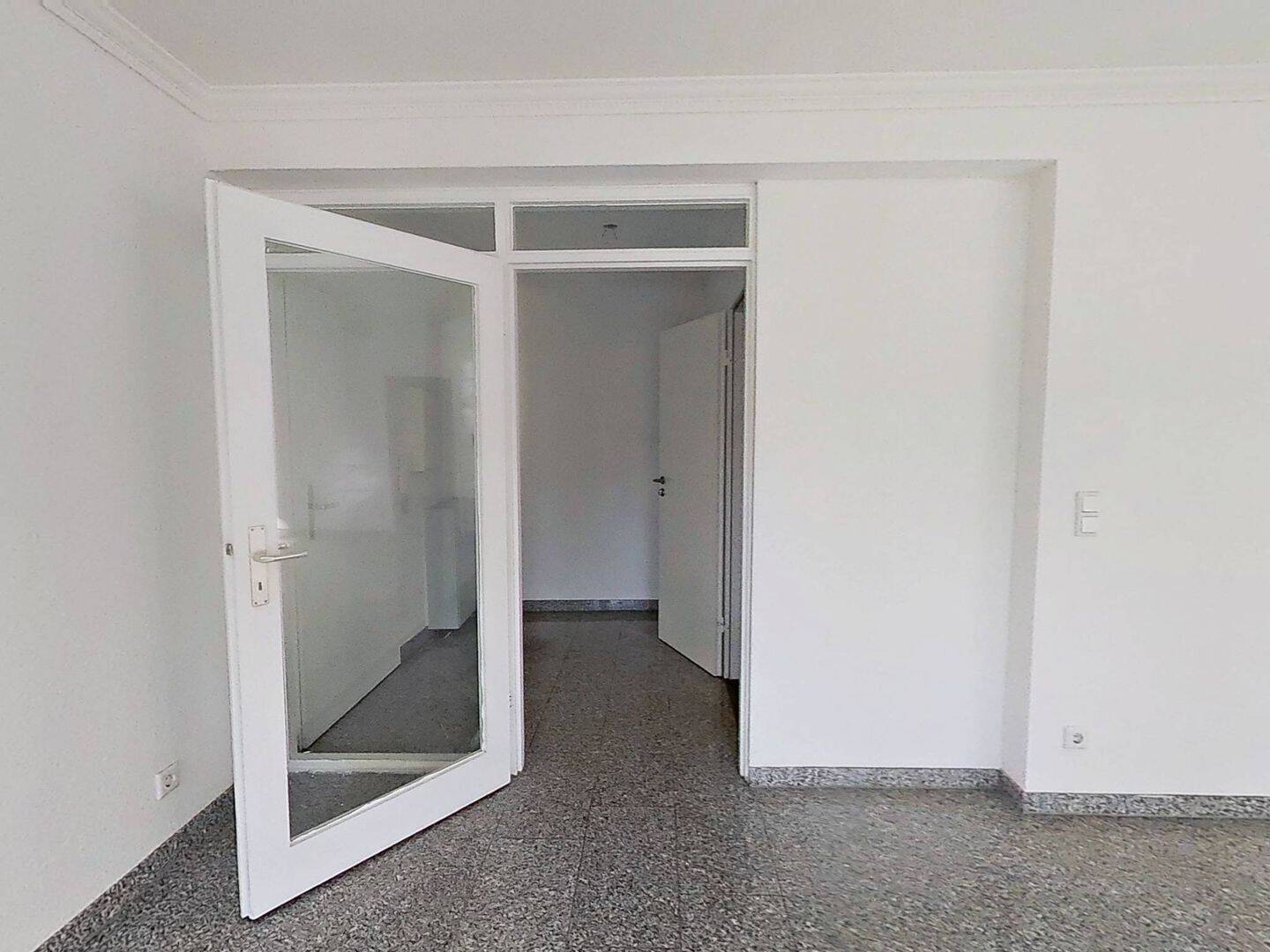 Schöne und helle Souterrain-Wohnung mit 3 Zimmern & Gartenstück – Leverkusen – Vorschaubild 9