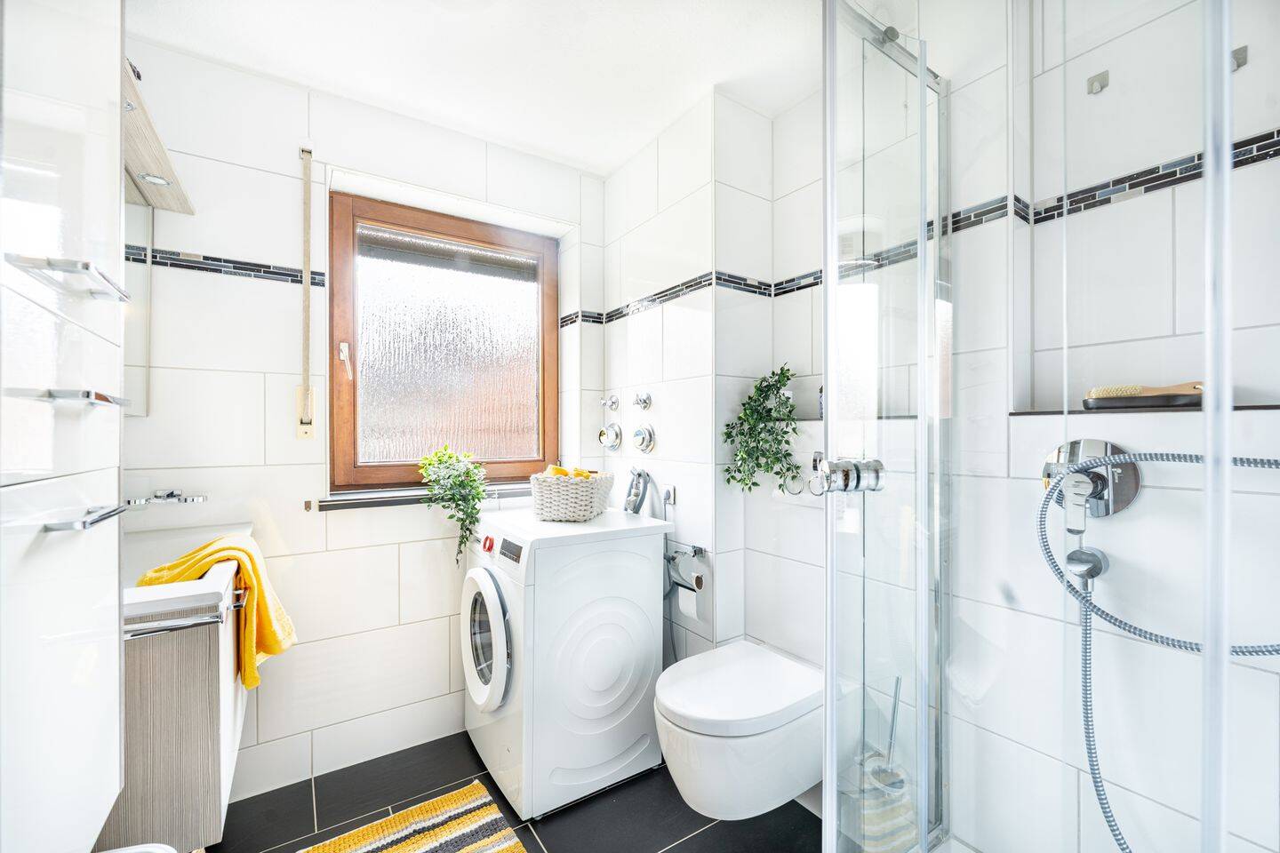 WOHLFÜHLORT - 2,5-Zimmer-Dachgeschosswohnung mit Balkon und Stellplatz in Weissach im Tal – Weissach im Tal – Vorschaubild 6