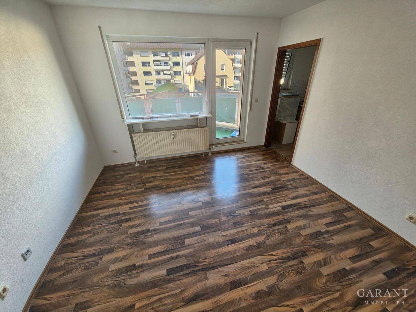 Attraktive 2-Zimmer-Wohnung mit Balkon und Duplex-Stellplatz in zentraler Lage – Pforzheim – Vorschaubild 2