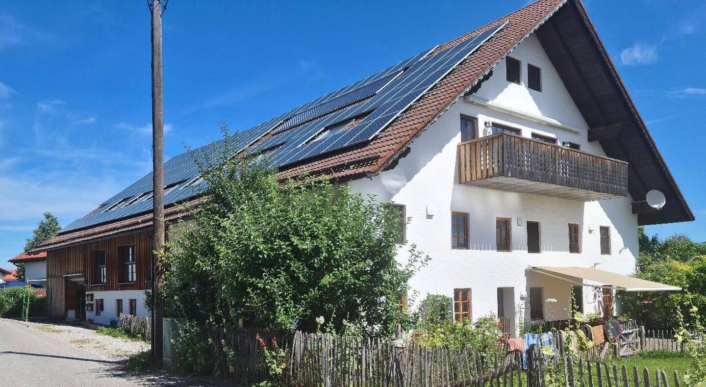 Traumwohnung im Grünen - 8 Zimmer, 3 Bäder, großer Garten, ...