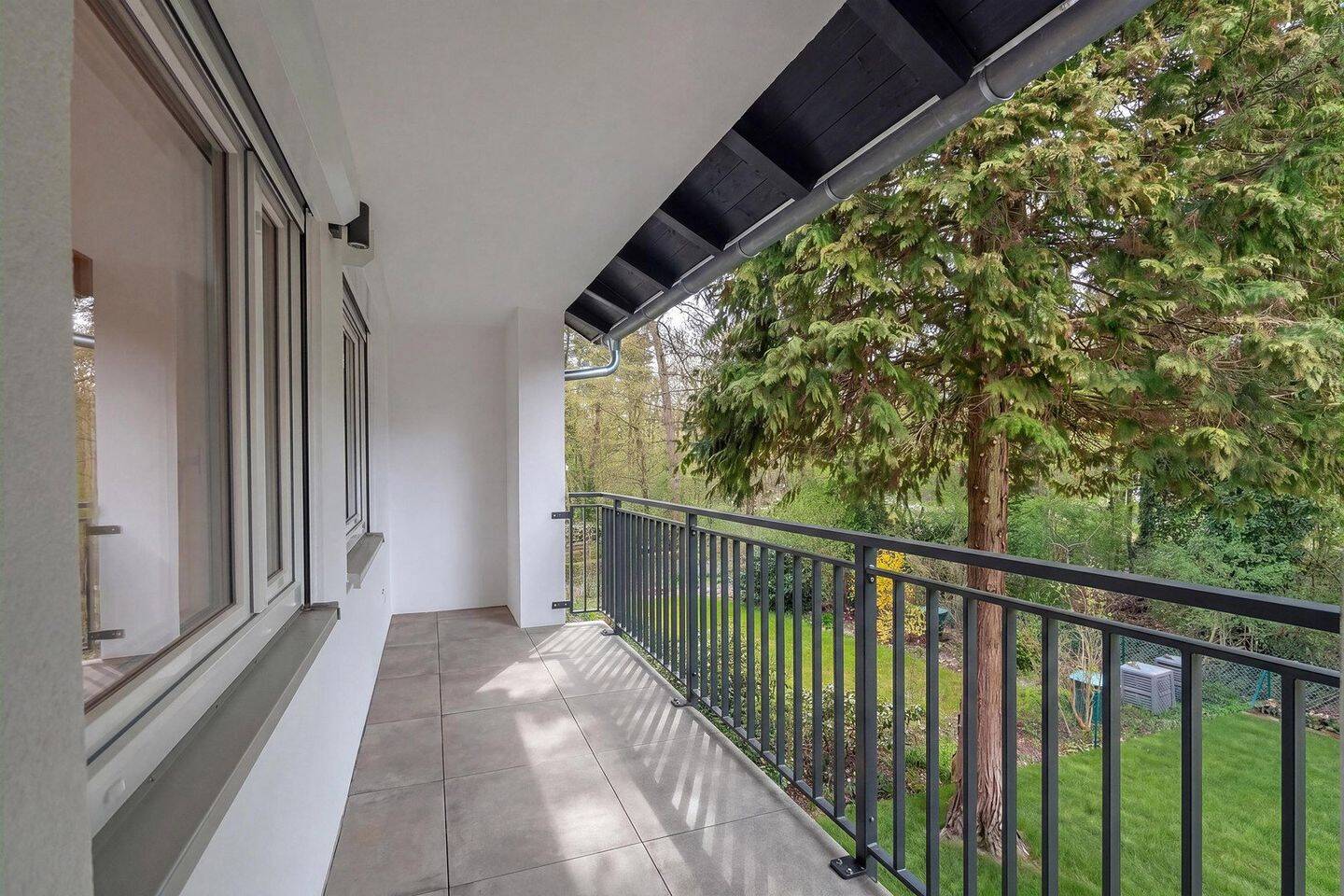 Exklusiv modernisierte 4-Zimmer-Wohnung mit Balkon in ruhiger Wohnlage - Erstbezug – Nürnberg – Vorschaubild 2