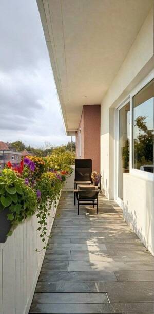 Von Privat! Perfekt vermietete Wohnung, 2ZKB, gr. Balkon mit herrlichem Weitblick