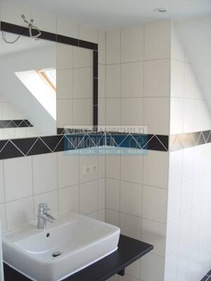 Investieren in Leutzsch! - Singletraum mit sonniger Dachloggia - Laminat - Tageslichtbad mit Dusche – 4179 Leipzig – Vorschaubild 3