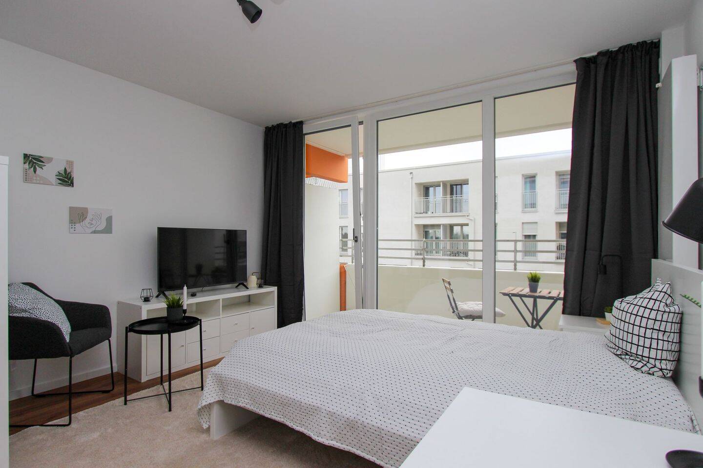 MODERN & MÖBLIERT! 1-Zimmer-Apartment – München – Vorschaubild 2