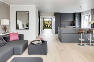 Raum für mehr! Außergewöhnlich großzügige und elegante Ensemblevilla. – 81927 München – Vorschaubild 3