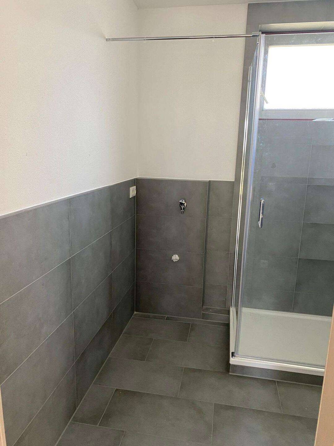 Stilvolle, modernisierte 3 Raum-EG-Wohnung mit Terrasse und Garten in Ingolstadt – Ingolstadt – Vorschaubild 8