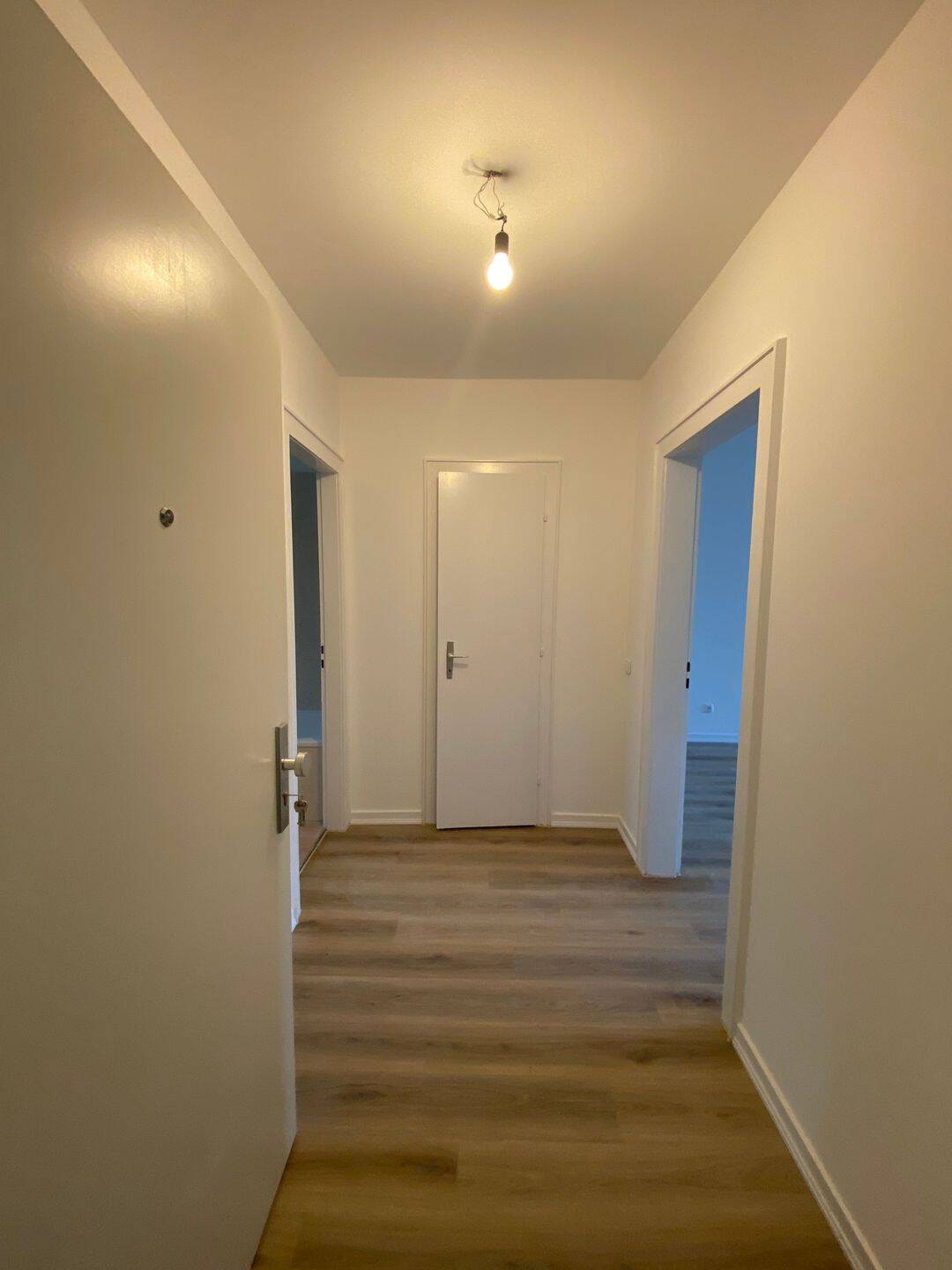 Helle 1-Zimmer-Wohnung mit Blick ins Grüne – Hamburg – Vorschaubild 2