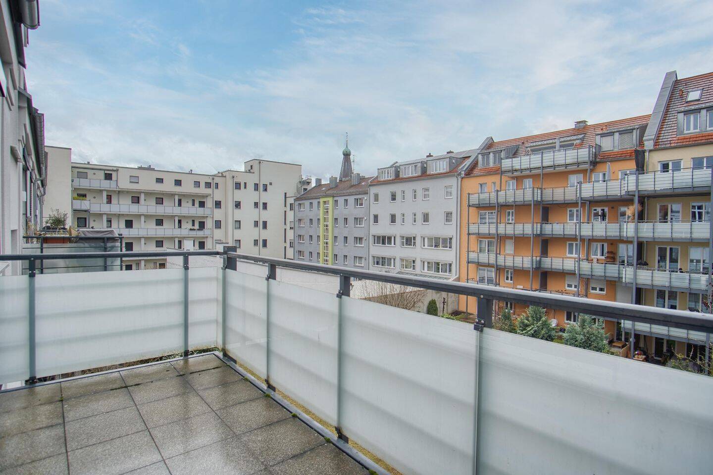 Lichtdurchflutete 2-Zimmer-Wohnung in St. Johannis mit großem Westbalkon – Nürnberg – Vorschaubild 3