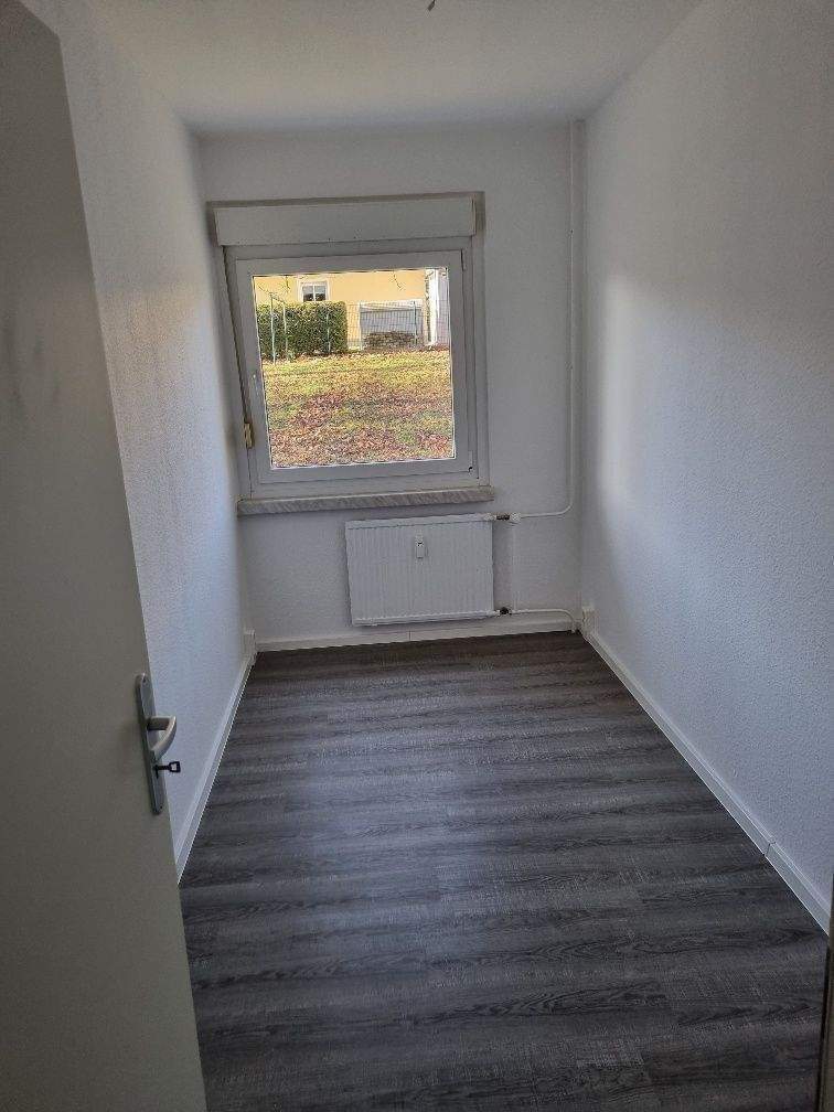 Kleine 3 Raumwohnung mit Eibauküche zum Wohlfühlen – Chemnitz – Vorschaubild 3