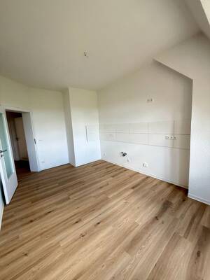 FRISCH SANIERTE Wohnung sucht Familie – 1127 Dresden – Vorschaubild 9