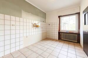 Reihenmittelhaus in zentraler Lage von Trier mit Innenhof, Garten, Terrasse, Balkon und Garage. – 54292 Trier – Vorschaubild 6