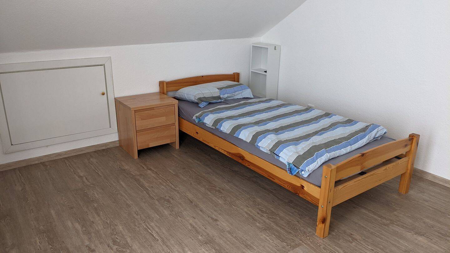 Moderne möblierte DG‑Wohnung, Klima und Highspeed-WLAN, befristet – Kassel – Vorschaubild 4